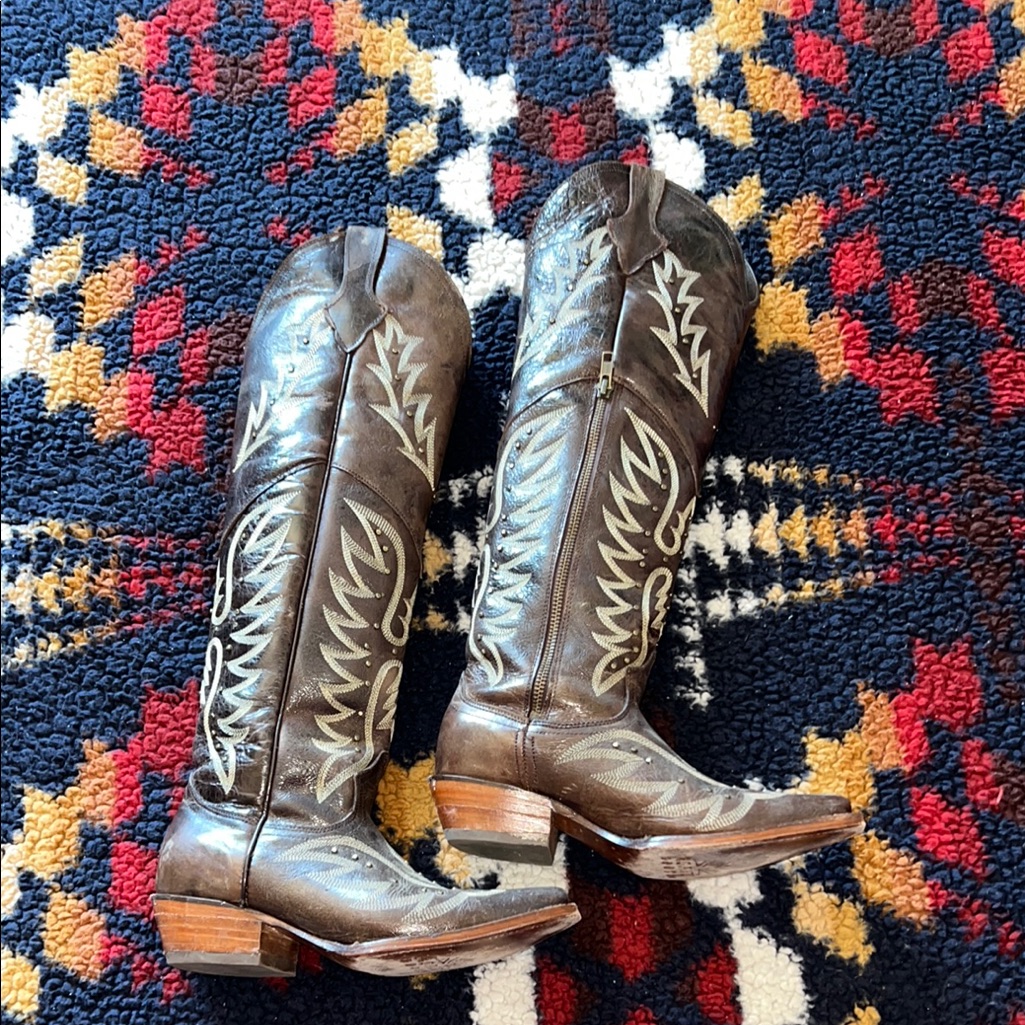 Brown Leather Cowboy Boots With White Stitching